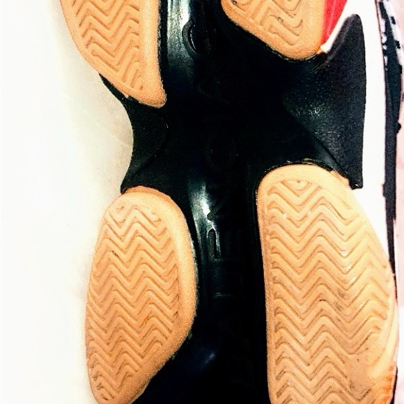 MEN'S TRIPLE S SNEAKER IN BLACK BALENCIAGA - Picture 3 of 6